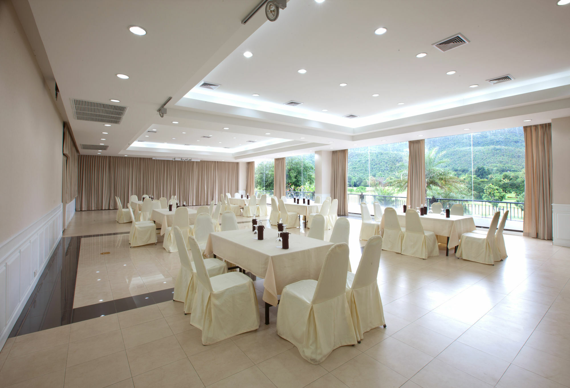 Alpine Golf Resort Chiang Mai Ban Huai Sai Nua Exterior photo