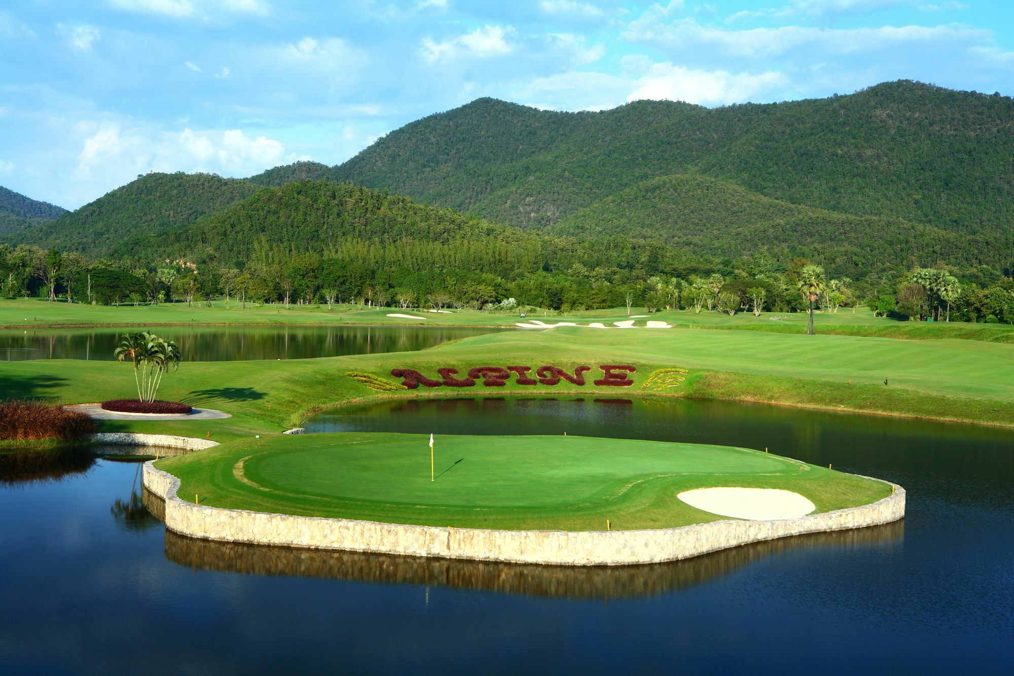 Alpine Golf Resort Chiang Mai Ban Huai Sai Nua Exterior photo